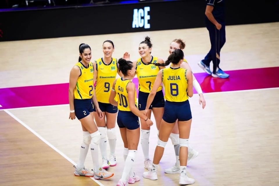 巴西队在进, 在泰国曼谷 巴西队在进, 在泰国曼谷