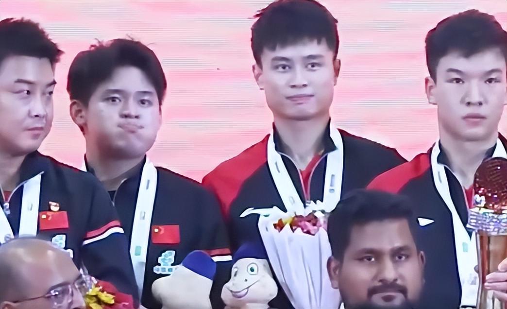 张本, 他朝着周启